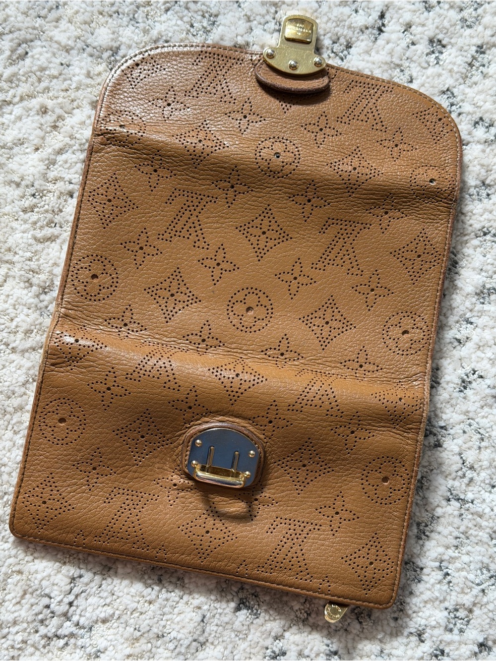 Louis Vuitton Mahina Leather Amelia Wallet 100% authentic - Picture 3 of 6